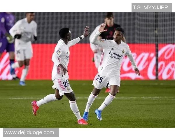 达拉斯与亚特兰大激战正酣球迷期待精彩对决与精彩进球